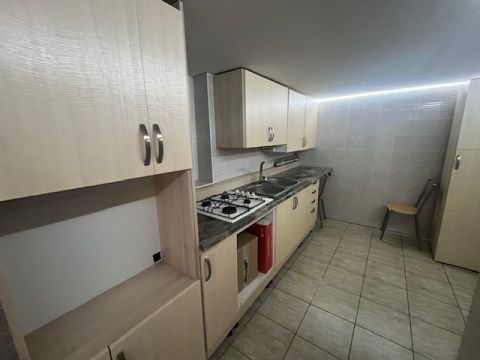 Eladó Lakás 7626 Pécs , Belvárosi lakás a Jogi kar közelében