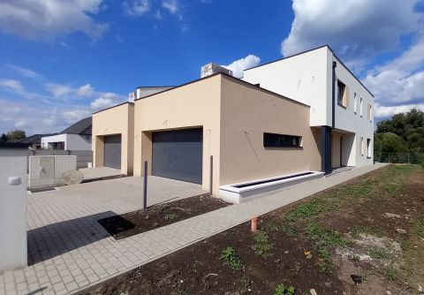 Eladó Ház 4225 Debrecen , Józsa remek részén közel a központhoz.