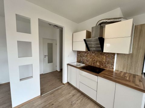 Kiadó Lakás 6000 Kecskemét 