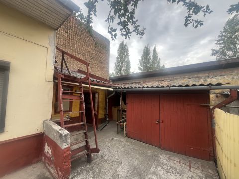 Eladó Ház 1045 Budapest 4. kerület Elem utca közelében