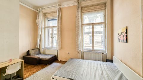Eladó Lakás 1072 Budapest 7. kerület , ZSINAGÓGÁTÓL 2 sarokra - kivételes lakás, SZUPER ár!