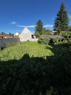 Eladó Telek 9200 Mosonmagyaróvár , Család sor közelében