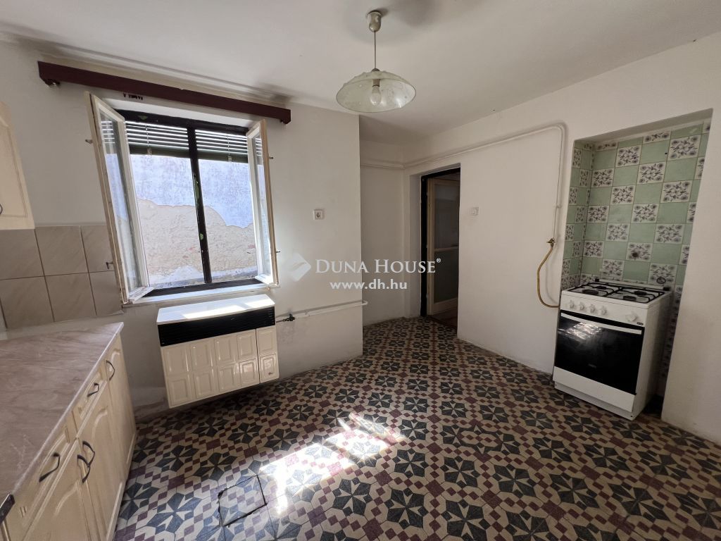 2536 Nyergesújfalu — 1/11