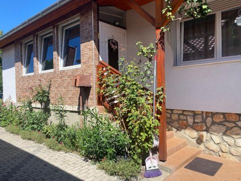 Eladó Ház 8500 Pápa , 8500 Pápa, Közgáz környéke