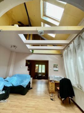 Eladó Ház 1147 Budapest 14. kerület Lőcsi úton 283 m2 telken családi ház eladó!