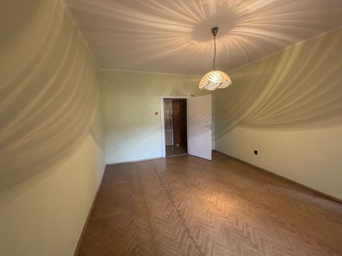 Eladó Lakás 2800 Tatabánya 