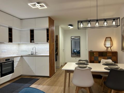 Kiadó Lakás 1062 Budapest 6. kerület Diplmatanegyedben,Bauhaus jellegű házban, frissen felújított