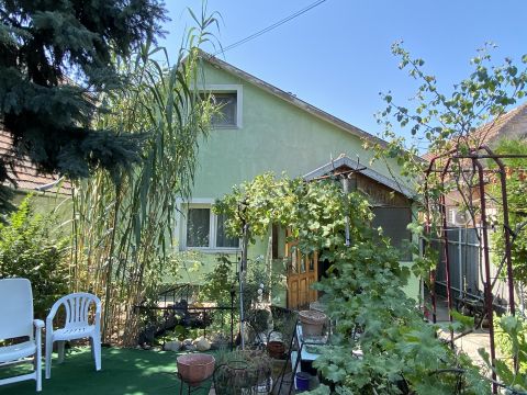 Eladó Ház 1239 Budapest 23. kerület , Önálló 58 m2 családi ház 344 m2 telekkel Soroksáron eladó