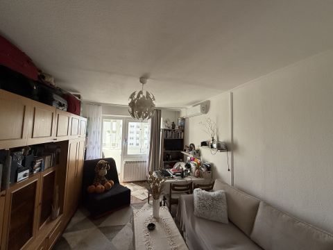 Eladó Lakás 1039 Budapest 3. kerület 32 nm-es panorámás garzon lakás Békásmegyer központi részén