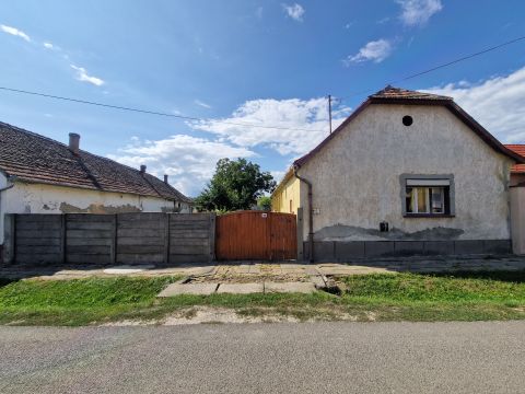 Eladó Ház 7140 Bátaszék 