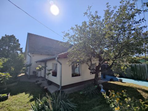 Eladó Ház 1097 Budapest 9. kerület , 9.kerületi sorházi ingatlan ami remek befektetésnek is.