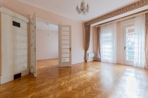 Eladó Lakás 1143 Budapest 14. kerület , STEFÁNIA ÚTON napfényes, CSENDES lakás, LIFTES házban