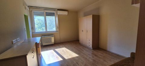 Kiadó Lakás 6000 Kecskemét , Kiadó egy szobás, egyedi fűtéses lakás!
