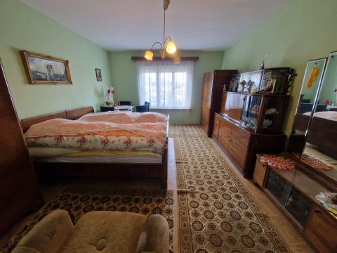 Eladó Ház 7172 Harc Polgármesteri hivatal közelében