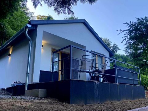 Eladó Ház 7677 Orfű , Eladó egy gyönyörűen felújított panorámás orfűi nyaraló!
