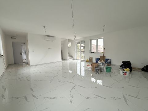 Eladó Lakás 1141 Budapest 14. kerület ÚJ, NAPPALI+3 SZOBÁS, DUPLEX, ERKÉLYES LAKÁS.
