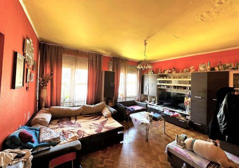 Eladó Lakás 1196 Budapest 19. kerület Kispest, 3 szobássá alakítható, első emeleti tégla lakás