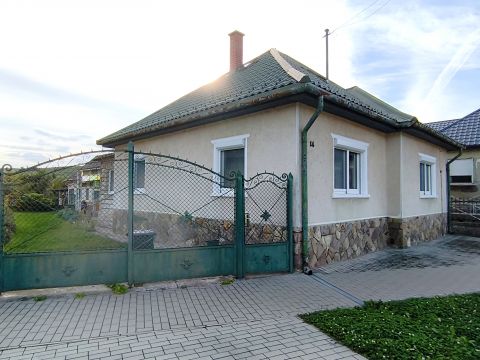 Eladó Ház 2161 Csomád 
