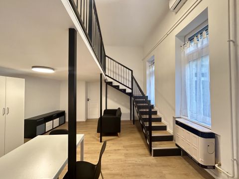Eladó Lakás 1088 Budapest 8. kerület Eladó a Palotanegyedben KÉT KÜLÖN BEJÁRATÚ LAKÁS EGYBEN 