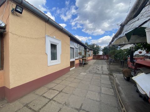 Eladó Ház 2116 Zsámbok Csendes utcában
