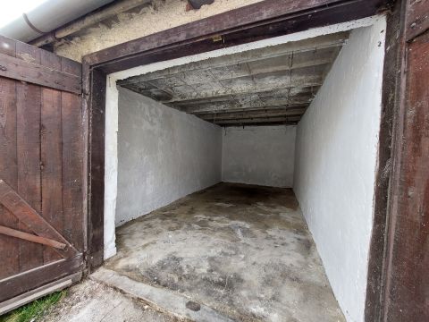 Eladó Parkoló 8000 Székesfehérvár Fáy András lakótelepen garázs eladó