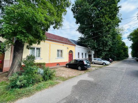 Eladó Ház 4002 Debrecen , 4029 Debrecen, Óváros
