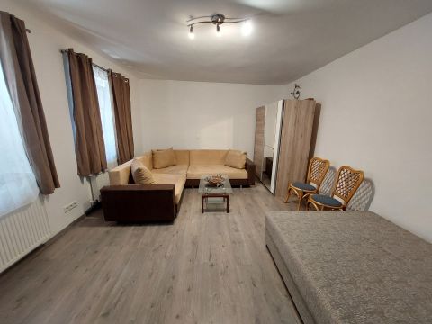 Eladó Lakás 9400 Sopron , Sopronban földszinti, 42m2-es, egy szobás jó állapotú lakás 