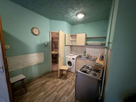 Eladó Lakás 1211 Budapest 21. kerület , Felújítandó, remek elosztású lakás Csepelen