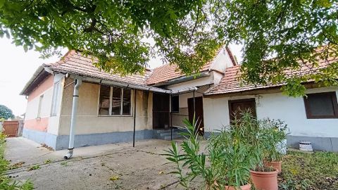Eladó Ház 5126 Jászfényszaru , 5126 Jászfényszaru, központi