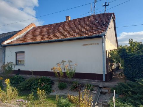 Eladó Ház 6070 Izsák 