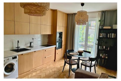 Eladó Lakás 1124 Budapest 12. kerület , Azonnal költözhető,kellemes hangulatú,felújított hiánylakás!