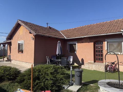 Eladó Ház 2030 Érd , fehérvári utca