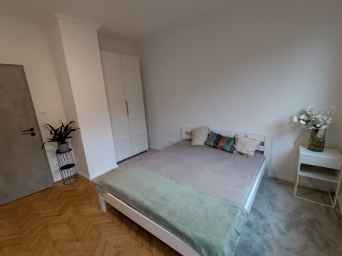 Eladó Lakás 1135 Budapest 13. kerület BÉKE TÉRNÉL, ERKÉLYES, FELÚJÍTOTT,2 SZOBÁS LAKÁS
