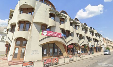 Kiadó Parkoló 7621 Pécs 