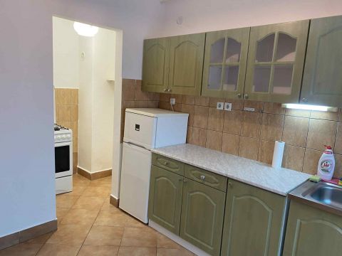 Eladó Lakás 5300 Karcag , Karcagon a kórház közelében 3.emeleti lakás eladó