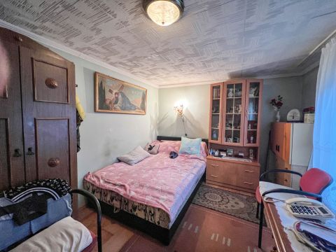 Eladó Lakás 1193 Budapest 19. kerület , Felújítandó garzonlakás haszonélvezeti joggal terhelten