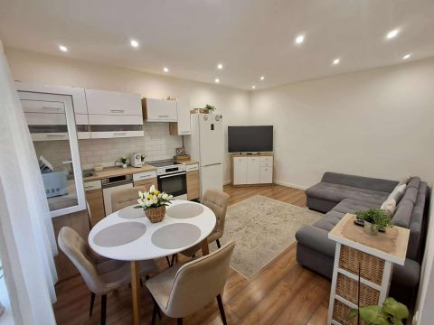 Eladó Ház 1153 Budapest 15. kerület 