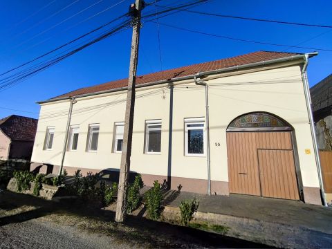 Eladó Ház 7200 Dombóvár , Belváros közeli részen