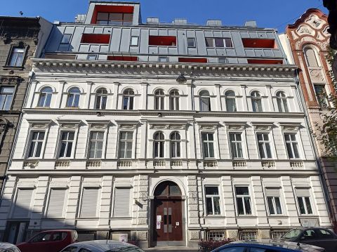 Eladó Lakás 1067 Budapest 6. kerület 