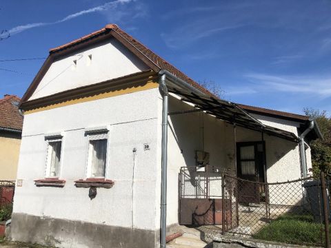 Eladó Ház 8400 Ajka , 8400 Ajka, Bódé