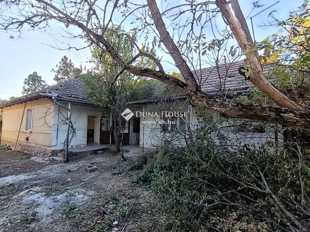 2114 Valkó , Valkó Fő út közelében — 1/9