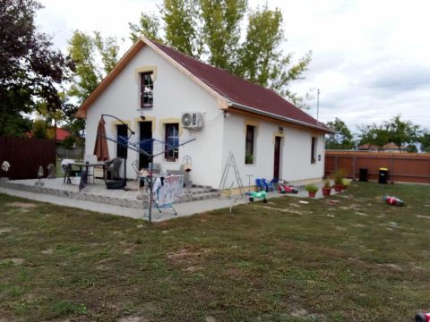 Eladó Ház 2740 Abony , Abony Újszászi út közelében 2 szobás ház eladó