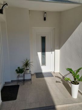 Eladó Lakás 6500 Baja , Belváros