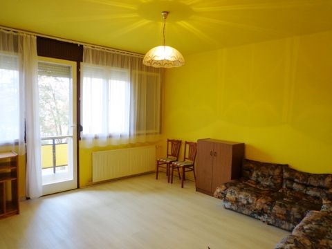 Eladó Lakás 2651 Rétság , központban-FELÚJÍTOTT 3 szobás lakás