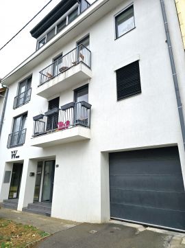 Eladó Parkoló 7626 Pécs , Belváros közelében újszerű épületben garázs lehetőség