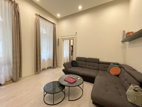 Kiadó Lakás 1065 Budapest 6. kerület 