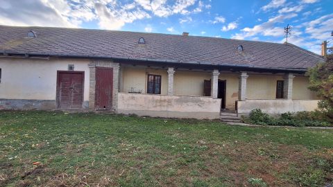 Eladó Ház 7013 Cece , Csendes környéken