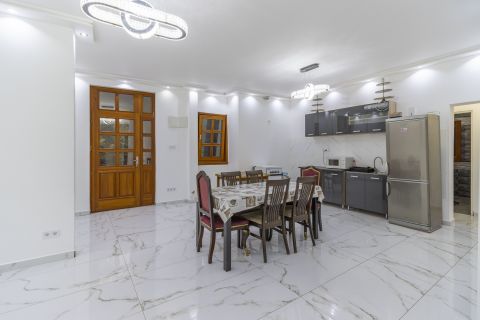 Eladó Lakás 8000 Székesfehérvár 