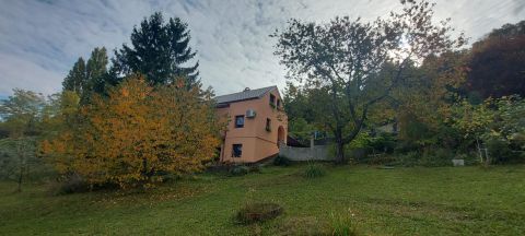 Eladó Ház 2500 Esztergom 