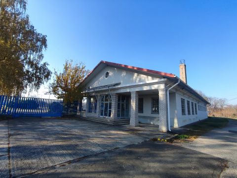 Eladó Ipari 2750 Nagykőrös , Nagykőrös, déli iparterület